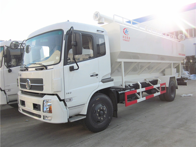 散裝<a href=http://m.hqcaifu.cn/siliaoche/ target=_blank class=infotextkey>飼料車(chē)</a>圖片展示