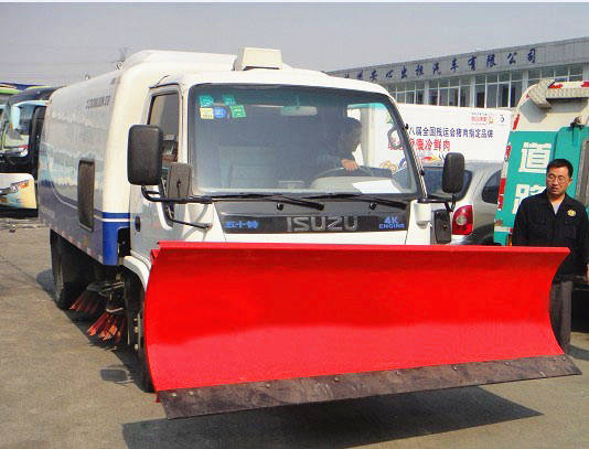 五十鈴鏟雪<a href=http://m.hqcaifu.cn/saoluche/ target=_blank class=infotextkey>掃路車</a>